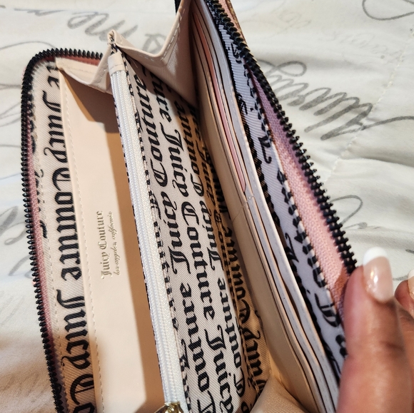 Juicy Couture Pretty Bow Lage zip around wallet - Picture 5 of 5